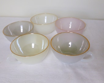 5 vintage harlequin cups in arcopal