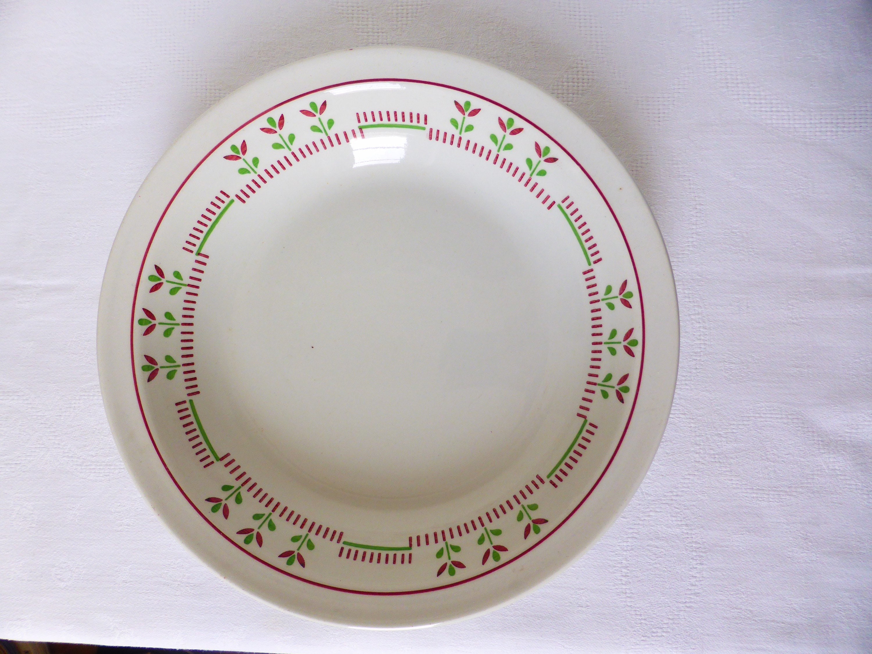 1 Plat Rond Creux Vintage en Porcelaine