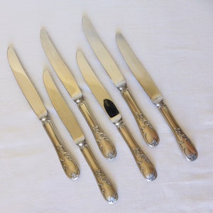 6 vintage dessert knives in hallmarked English silver metal image 8