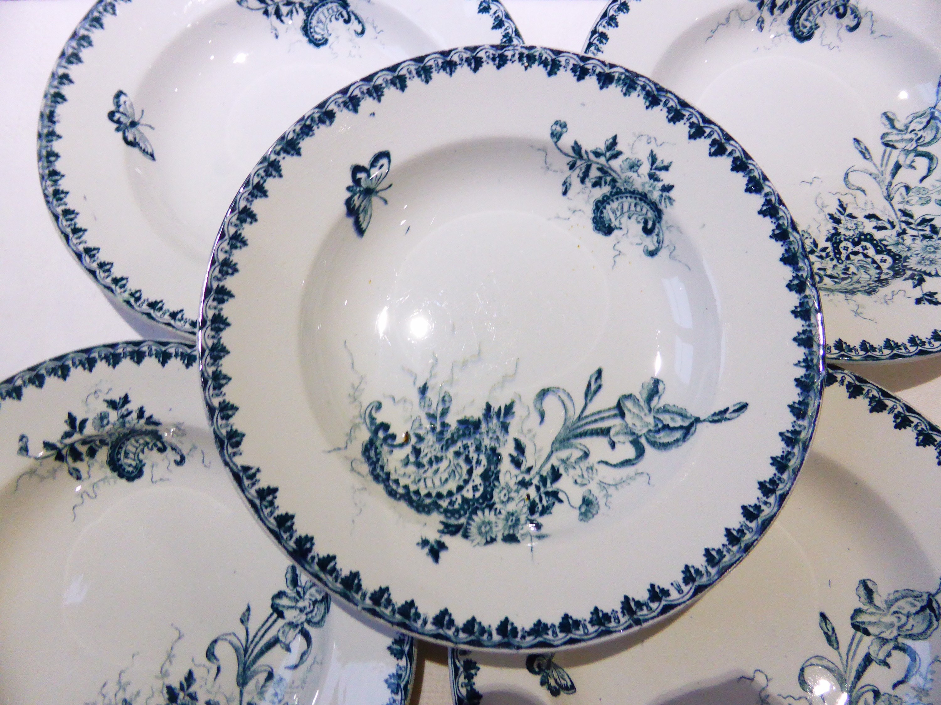 5 Assiettes Creuses Vintage de La Manufacture St Amand Modèle Louis Xv en Porcelaine
