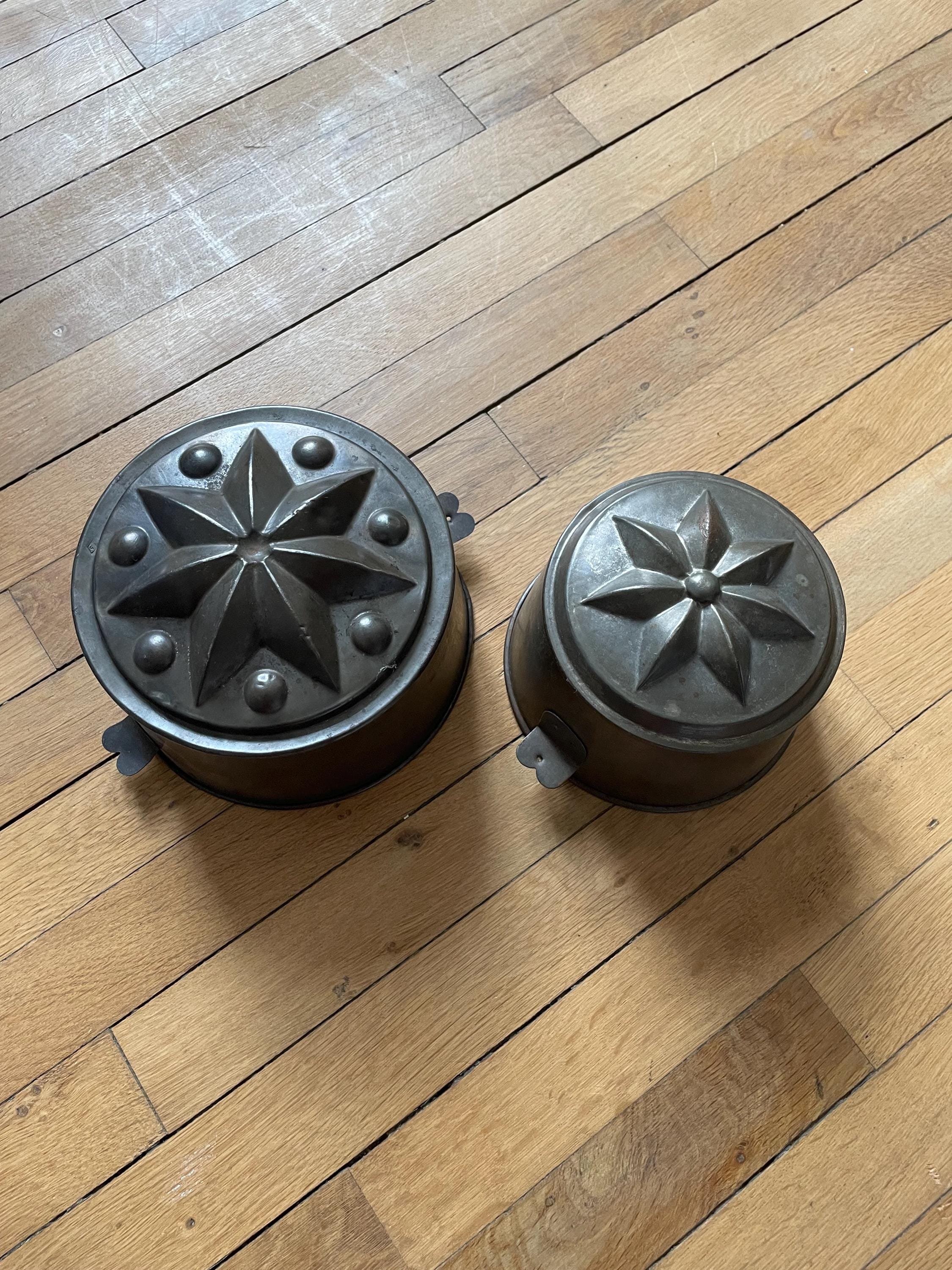 ヴィンテージ鉄製ケーキ型 2個セット 250906 - Etsy 日本