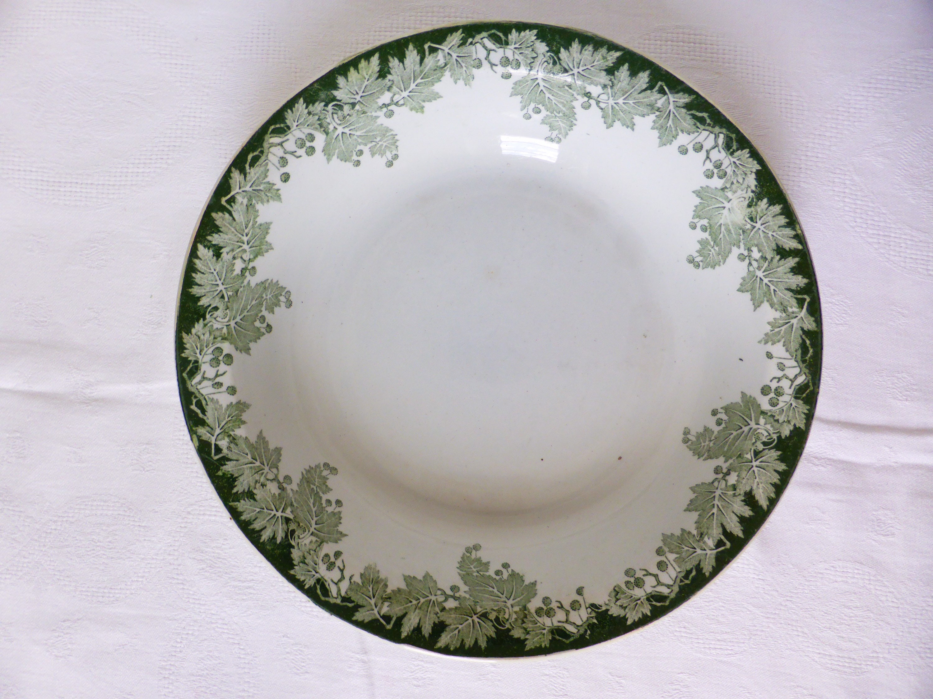 1 Plat Rond Creux Vintage St Amand et Hamage Modèle Platane en Porcelaine