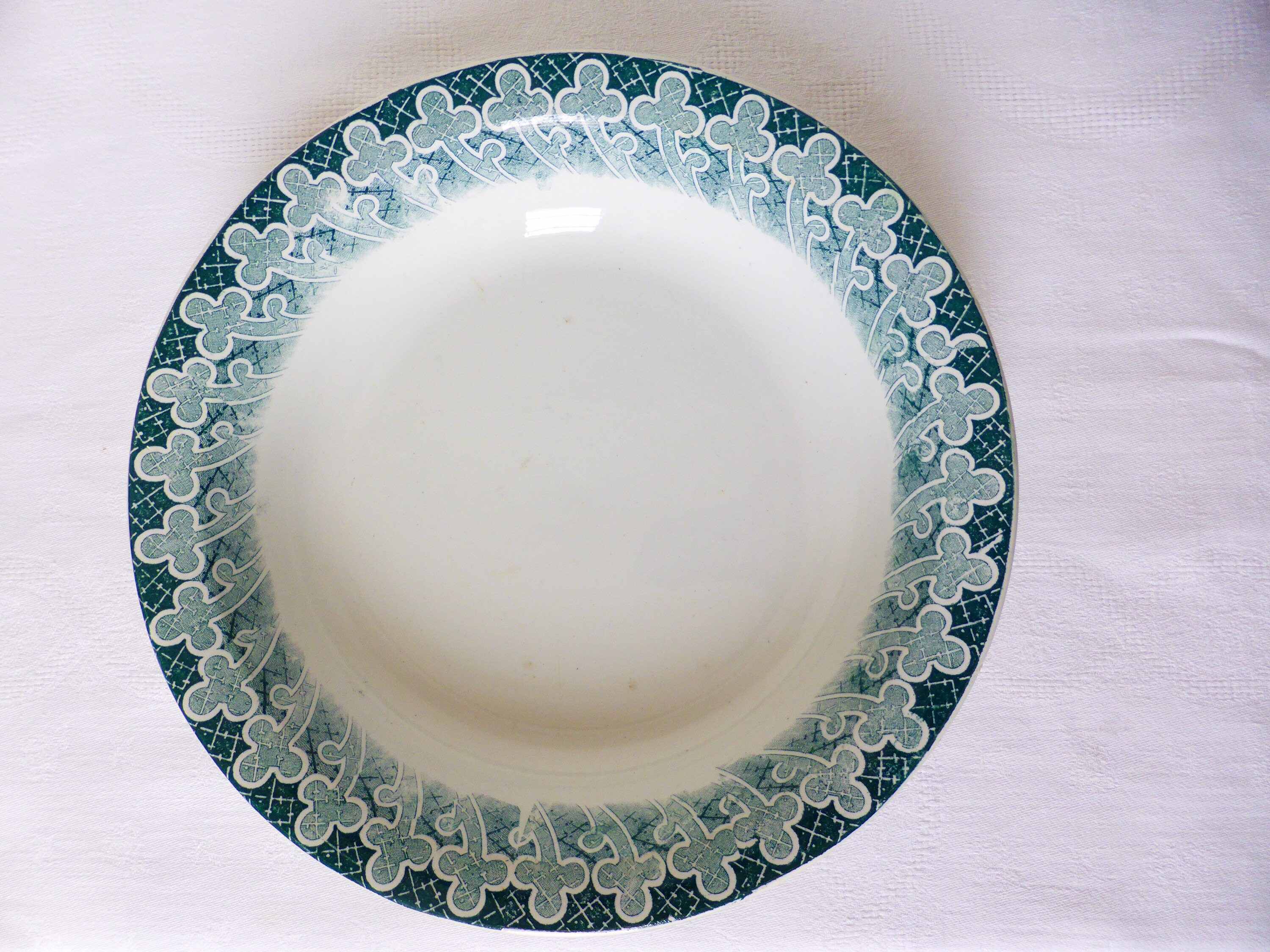 1 Plat Rond Creux Vintage St Amand et Hamage Modèle Richelieu en Porcelaine