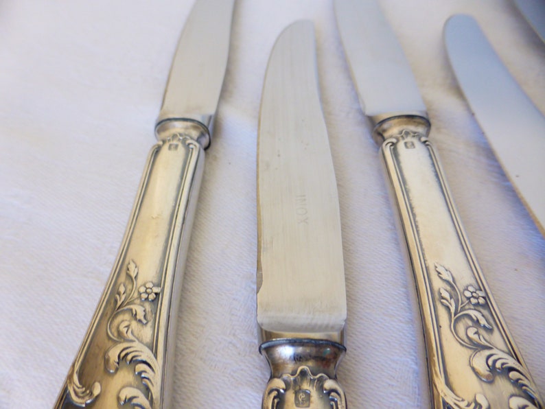 6 vintage dessert knives in hallmarked English silver metal image 9