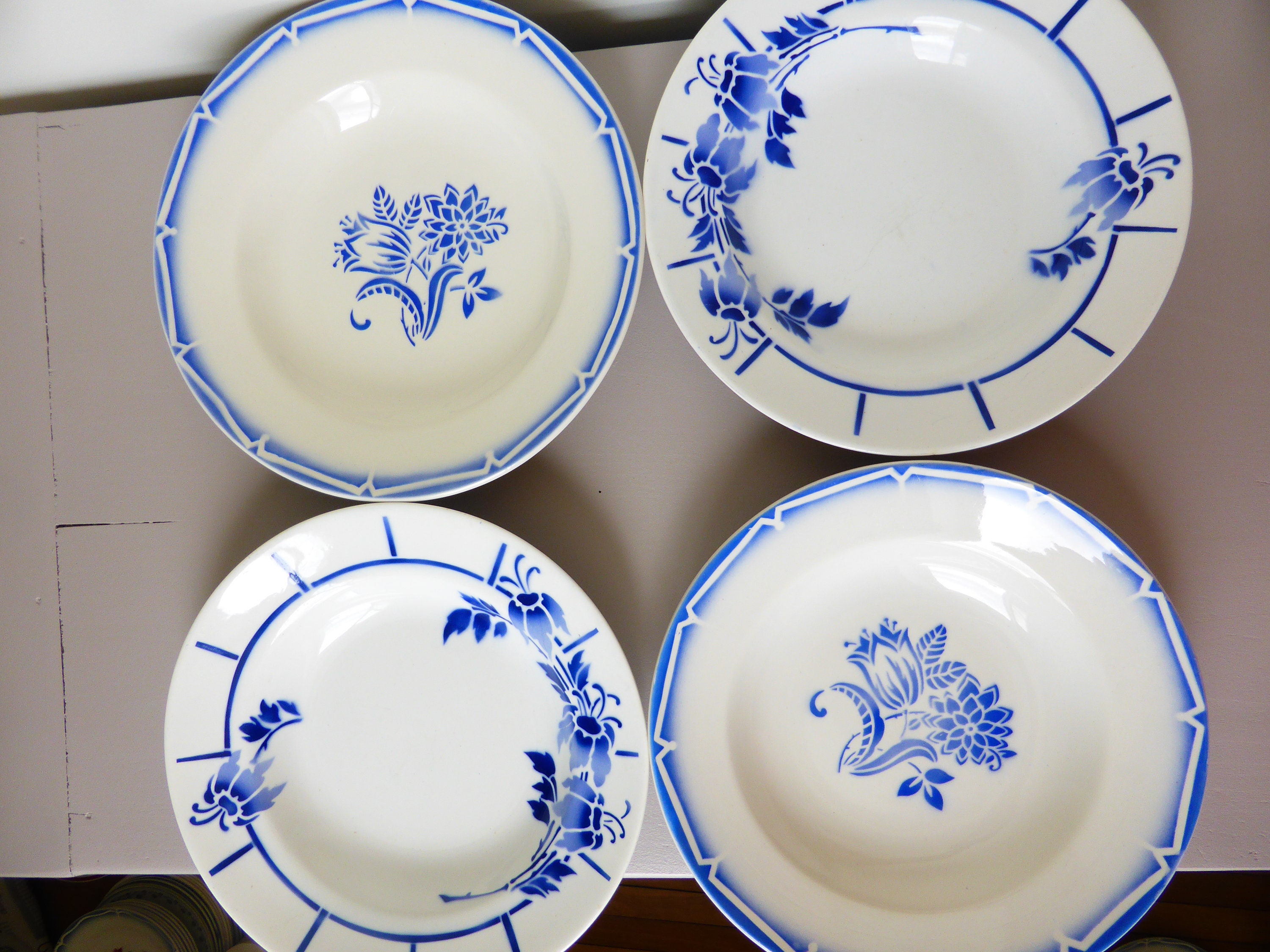 4 Assiettes Creuses Vintage en Pêle Mêle Porcelaine