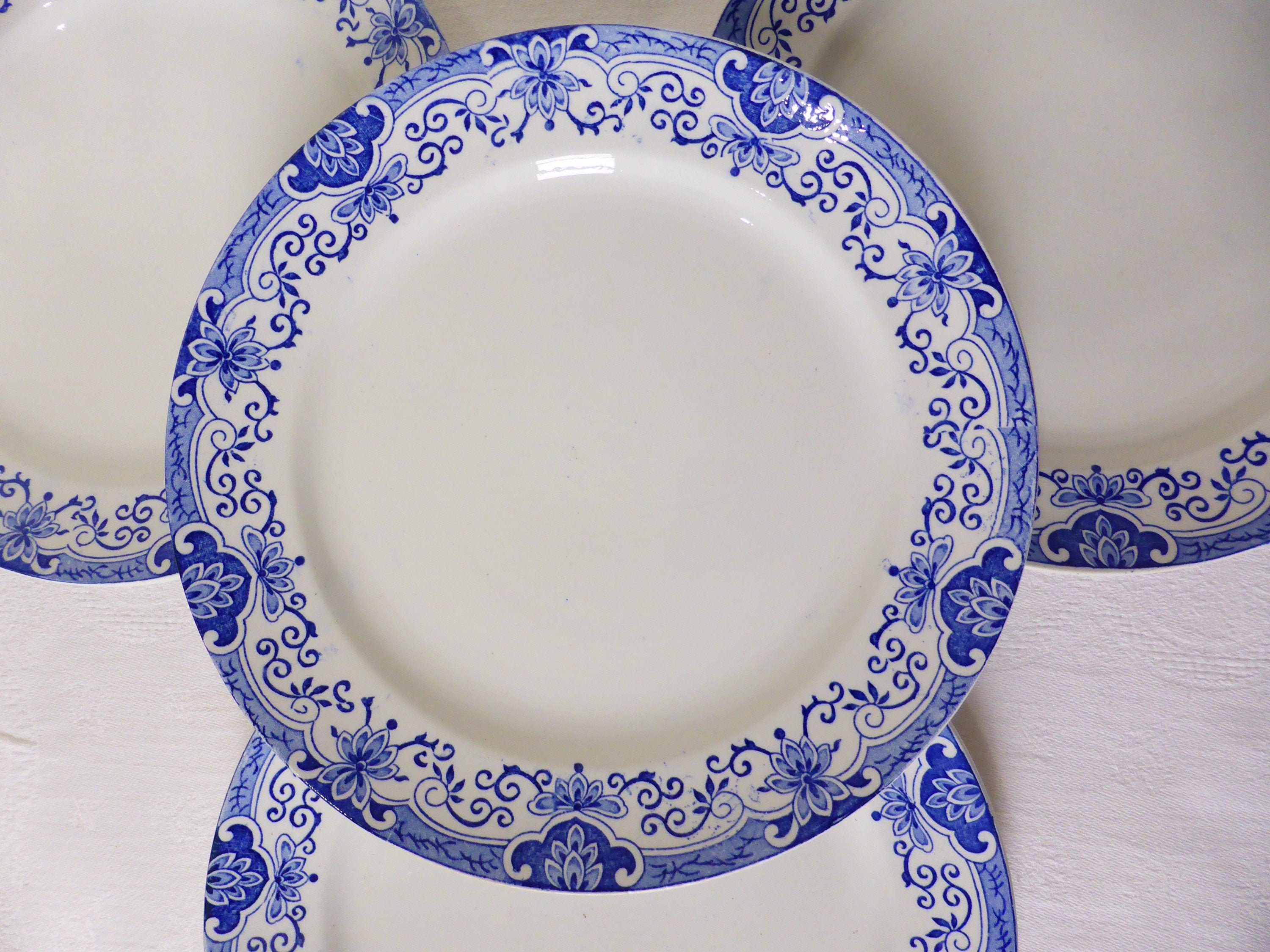 4 Assiettes Dessert Vintage de La Manufacture Boch Frères La Louvière Modèle Dina en Porcelaine