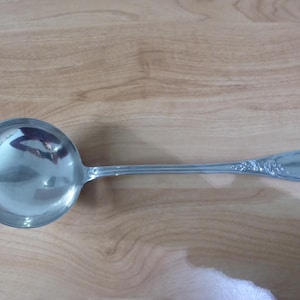 1 vintage silver-plated metal ladle