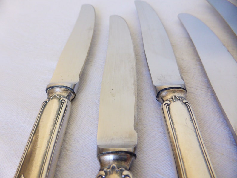 6 vintage dessert knives in hallmarked English silver metal image 7