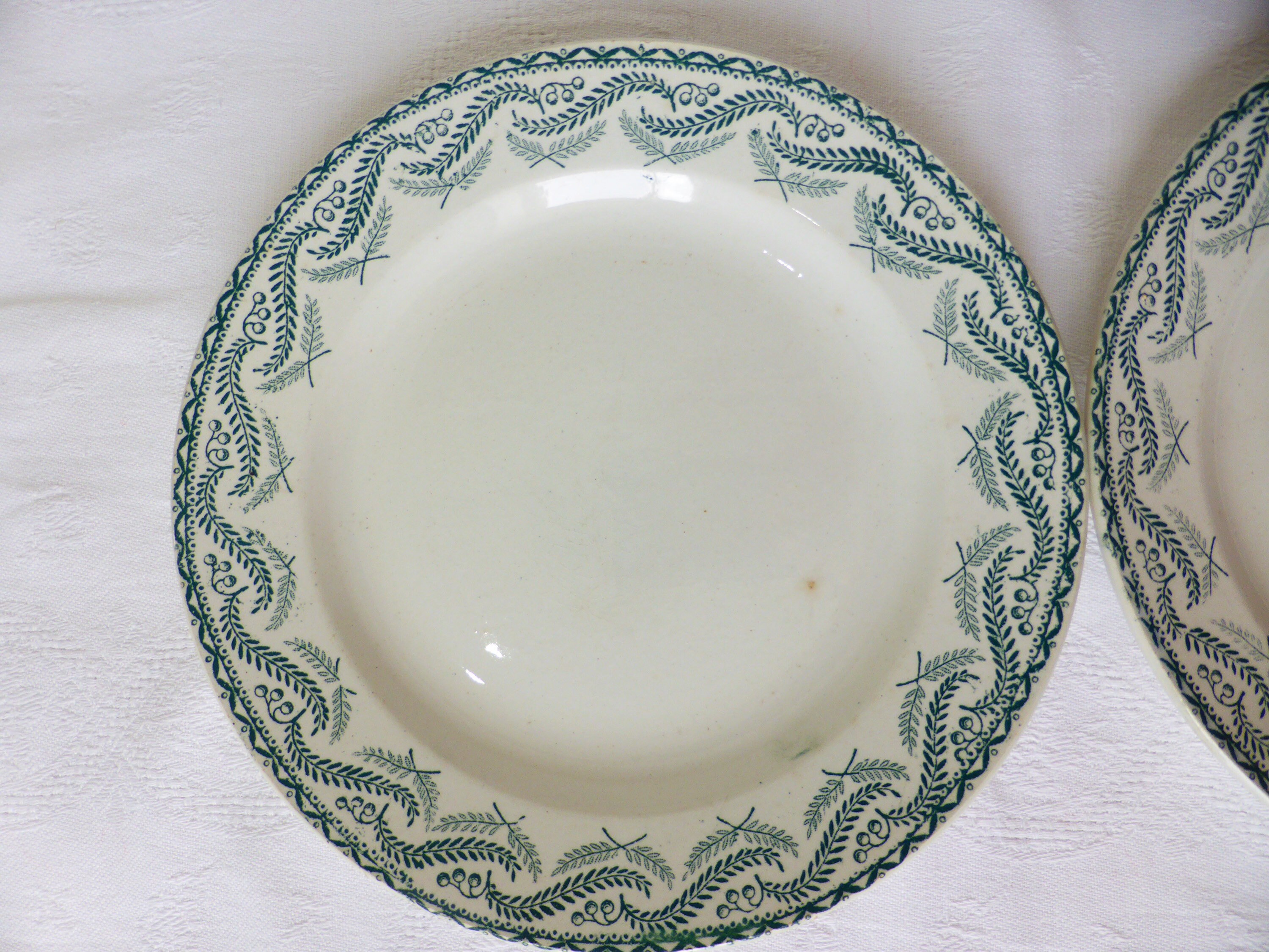 2 Assiettes Dessert Vintage de La Manufacture St Amand Modèle Réjane en Porcelaine