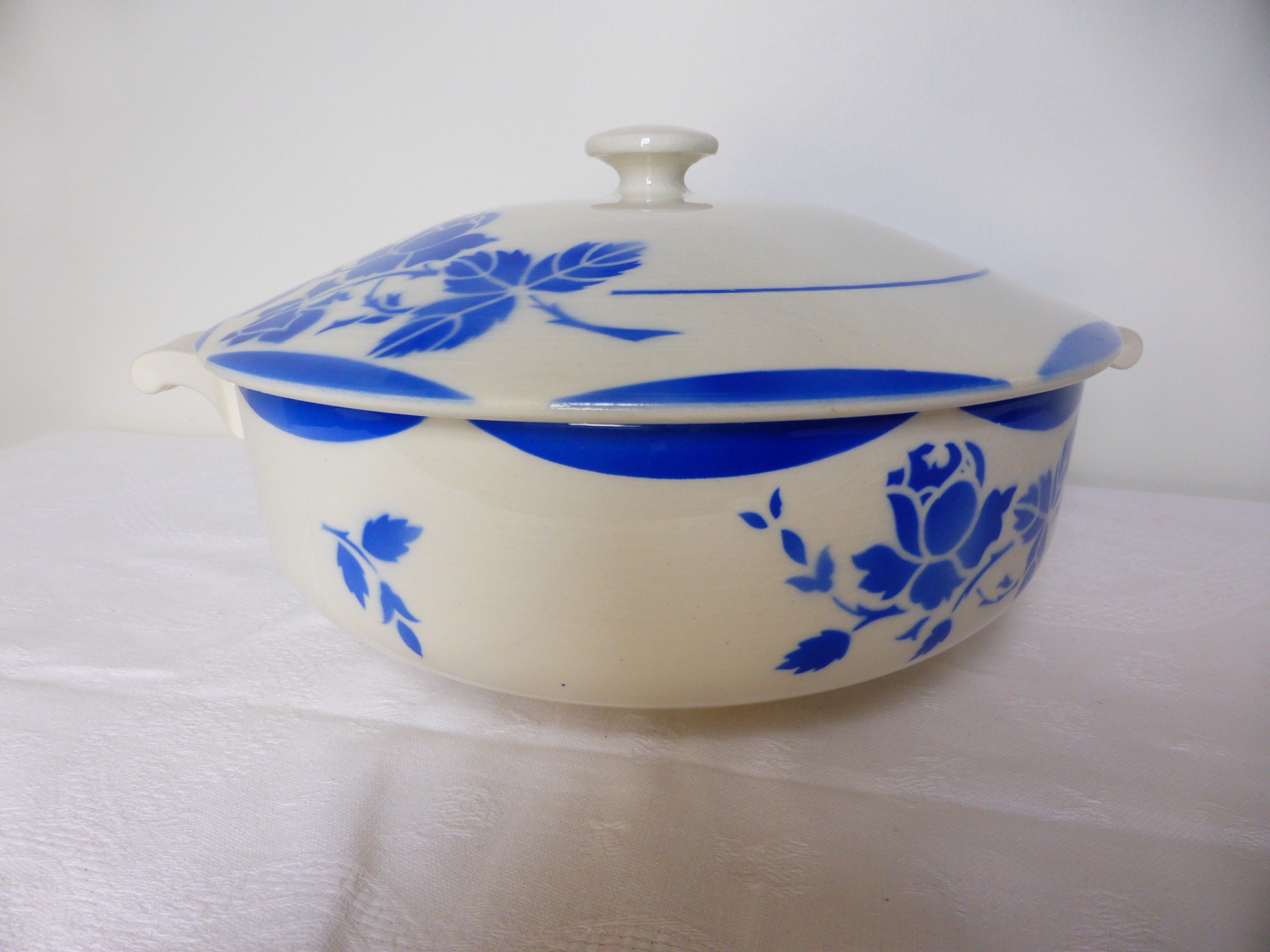 1 Soupière ou Légumier Vintage en Porcelaine