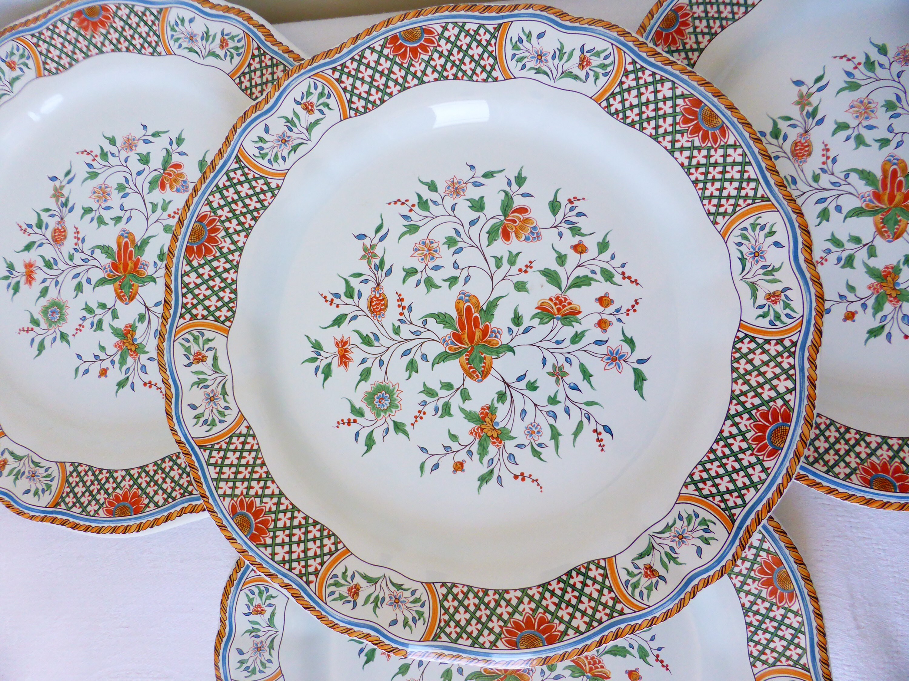 4 Assiettes Plates de La Manufacture Gien Modèle Rouen en Porcelaine