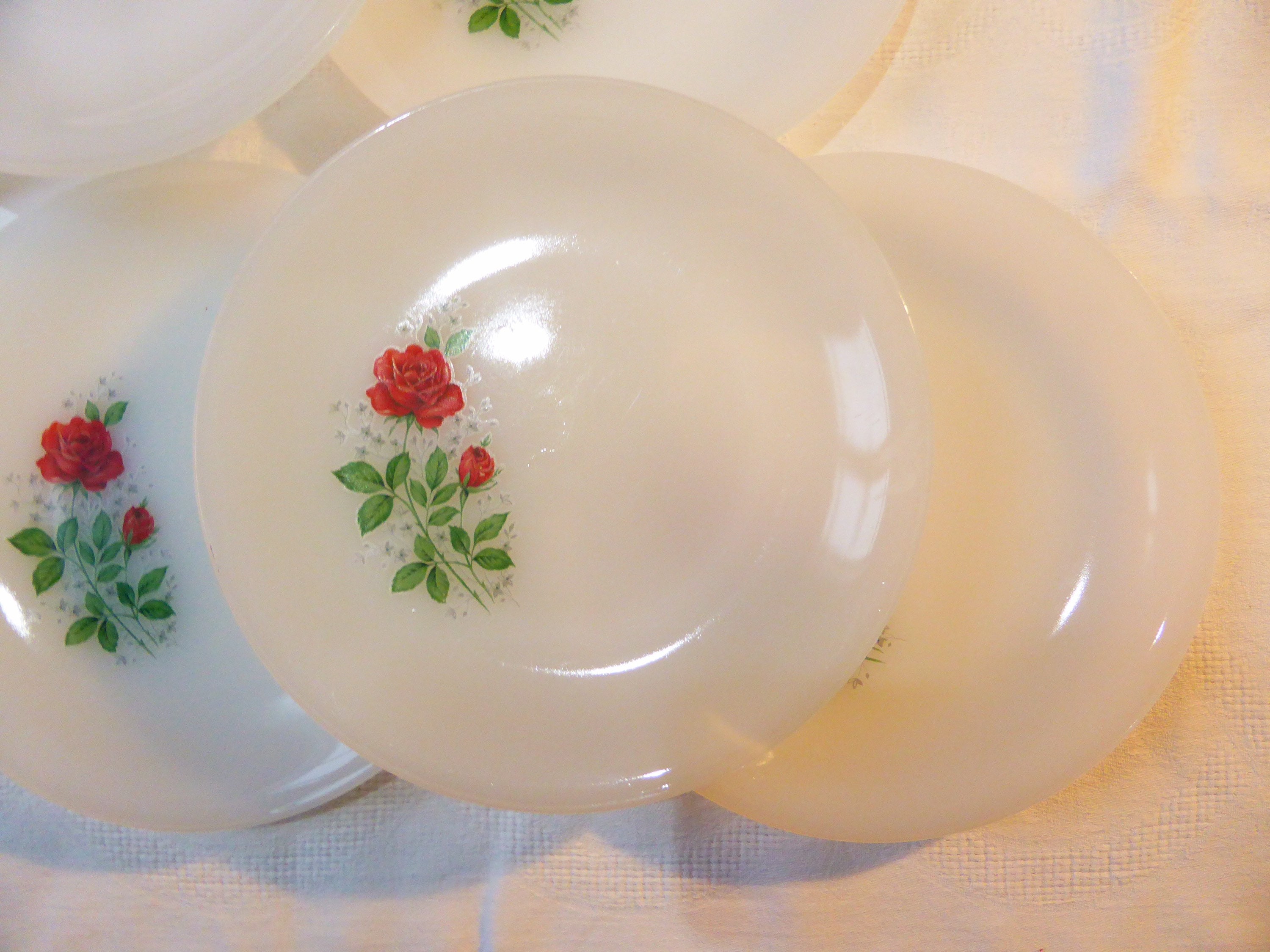 7 Assiettes Dessert Vintage en Arcopal