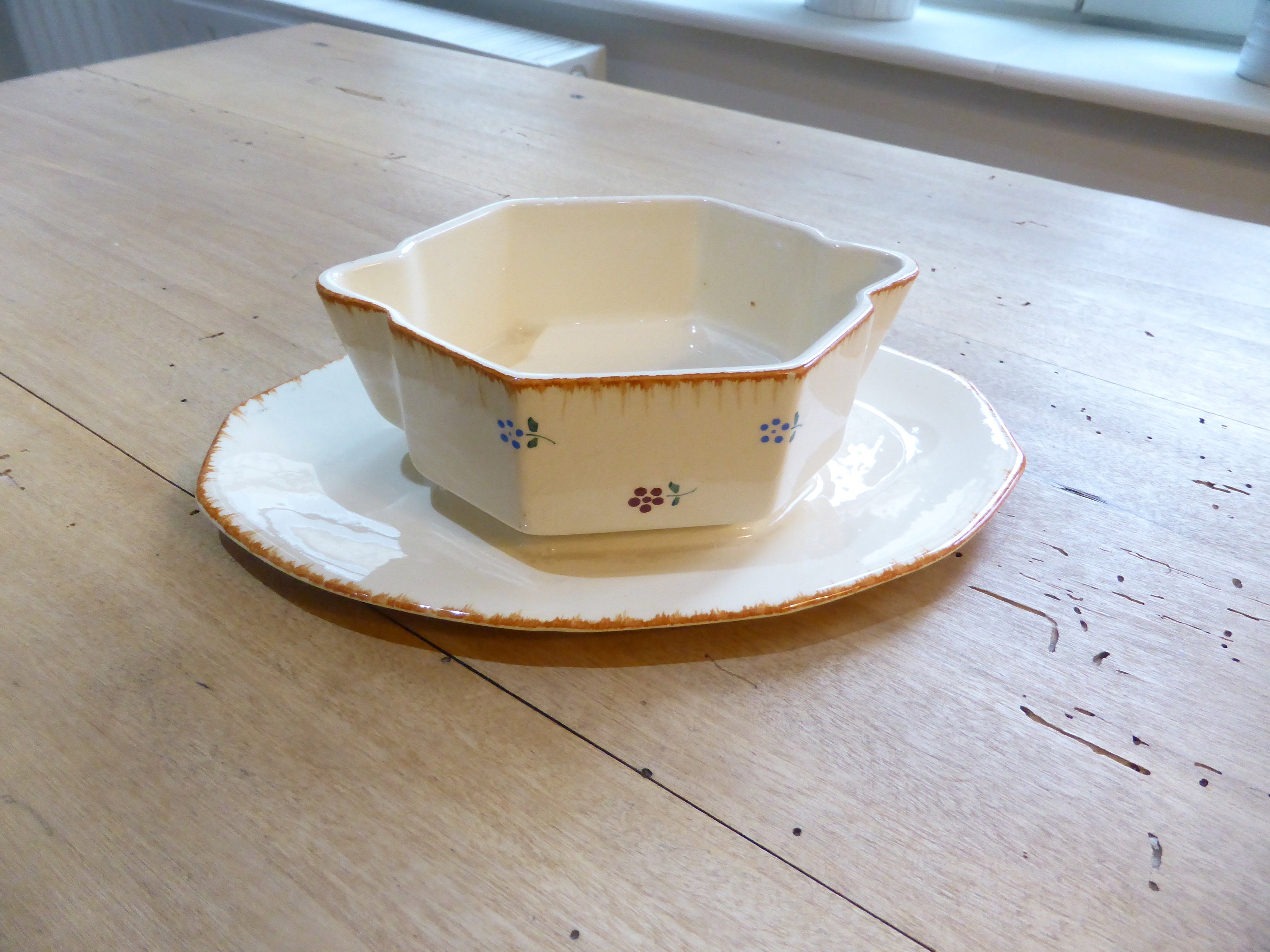 Saucière étain R. Pompe/ Pewter sauceboat - France