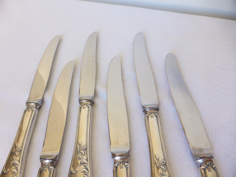 6 vintage dessert knives in hallmarked English silver metal image 3