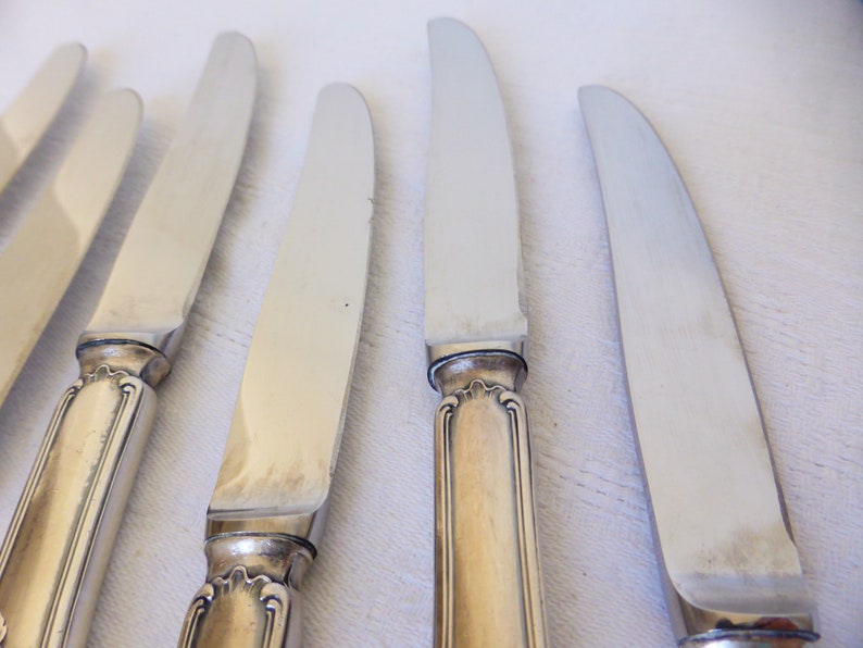 6 vintage dessert knives in hallmarked English silver metal image 4