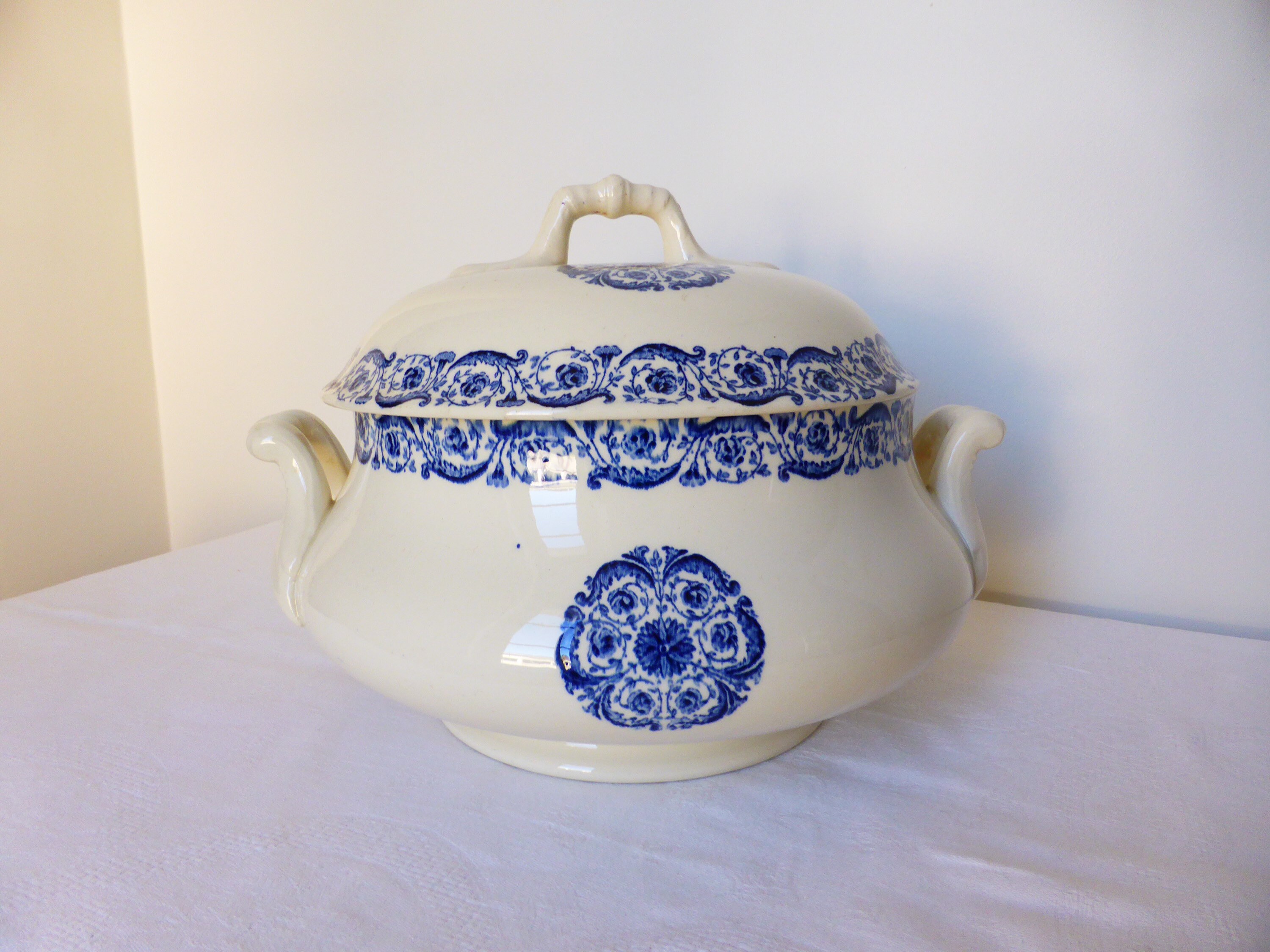 1 Soupière ou Légumier Vintage de La Manufacture Gien Modèle Biarritz en Porcelaine