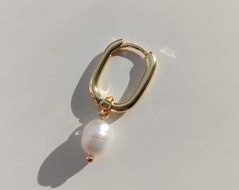 Mens single pearl earring,Gold small huggie hoops real pearl square hoop earrings,Mens pearl hoops,Mens mono gold teardrop dangle earring