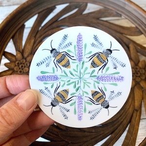 Vinyl Bee Sticker, Round, Based on Original Watercolor Painting, Waterproof Sticker, Dishwasher Safe