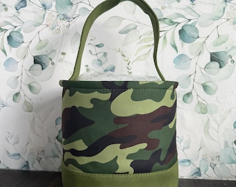 Personalisierter gestickter Osterkorb