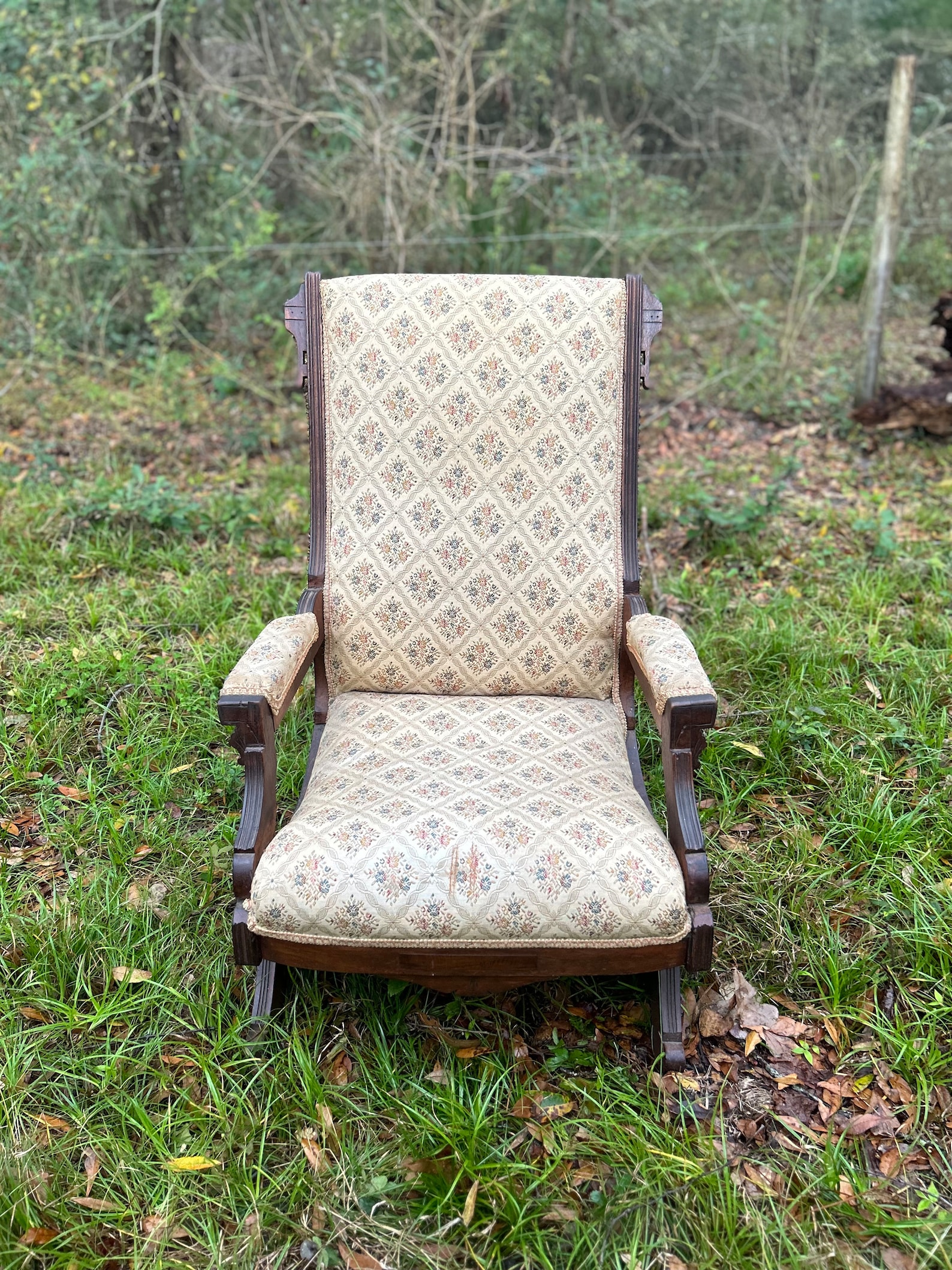 Walnut Rocker Rocking Chair, Vintage Victorian Rocker Rocking Chair ...