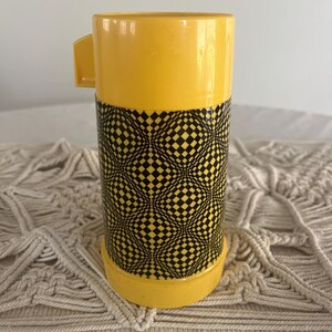 Vintage Aladdin Yellow and Black Psychedelic Checker pattern Thermos - 1/2 Pint Retro Thermos