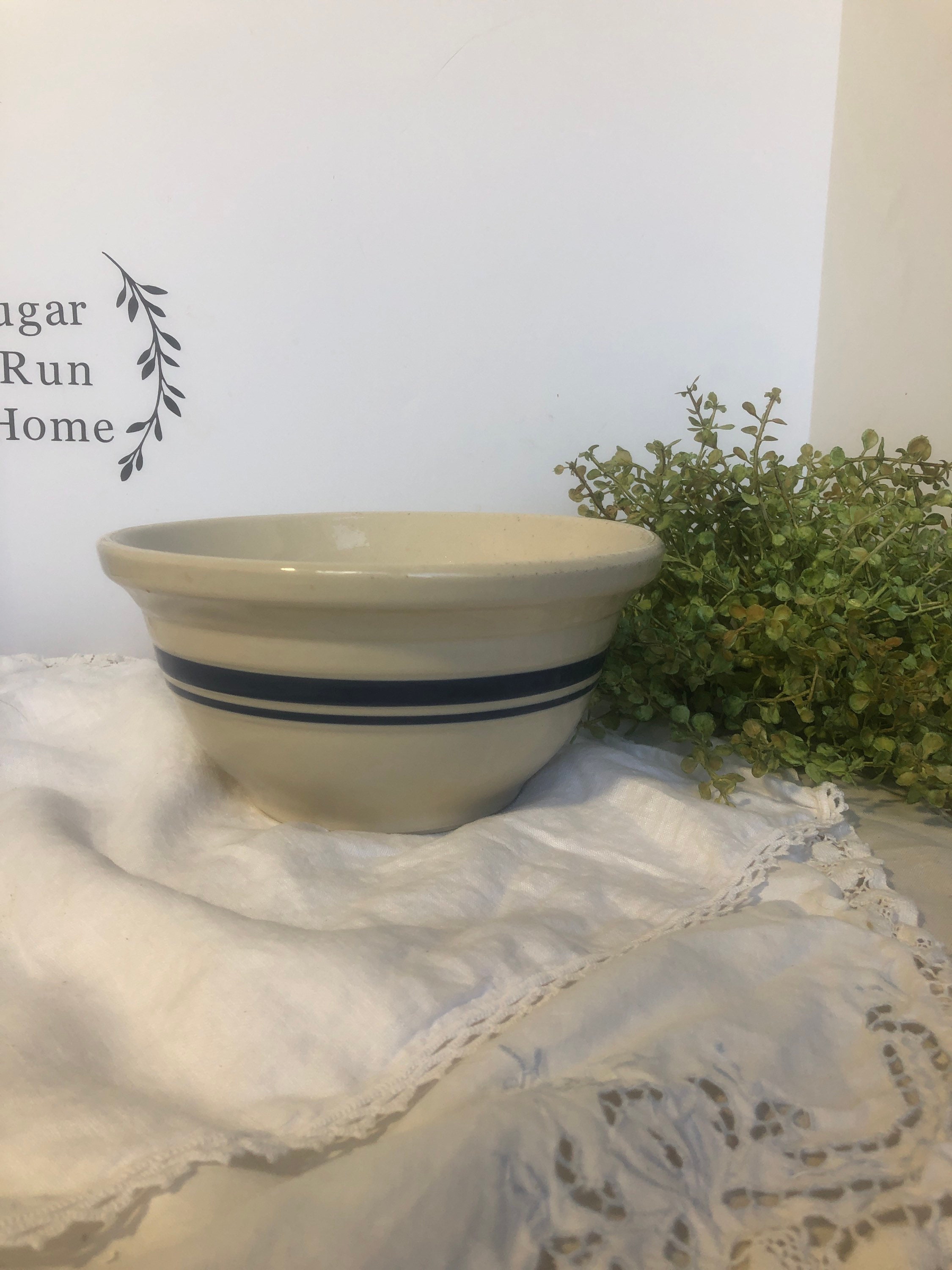 Home & Living Kitchen & Dining Bowls Creamy White Crock Pottery