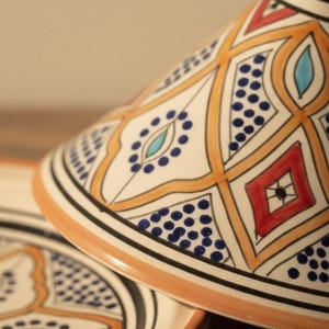 Tagine de cerámica marroquí hecho a mano | Olla tradicional para tagine | Decoración marroquí pintada a mano | Plato de cocina artesanal | Idea de regalo única