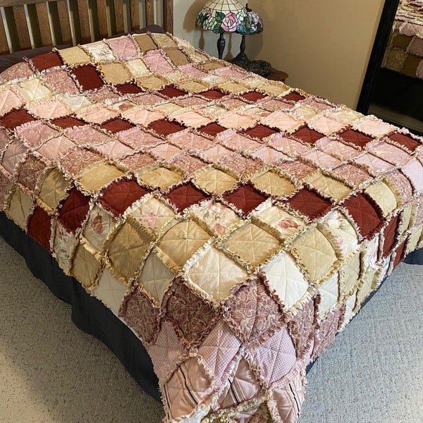 Dusty Rose Country - Queen Size Patchwork Rag Quilt