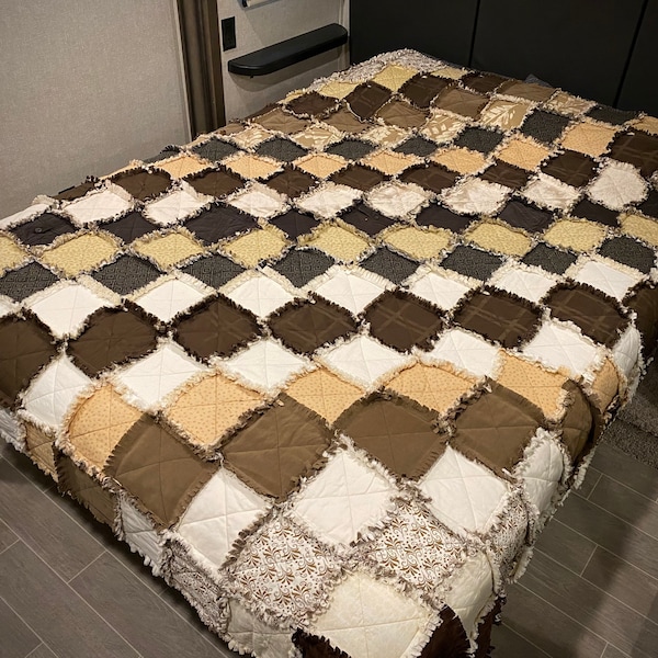 High Country - Queen Size Patchwork Rag Quilt