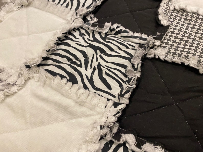 Zebra Patchwork-Flickendecke in Queen-Size-Größe mit Taschen Bild 3