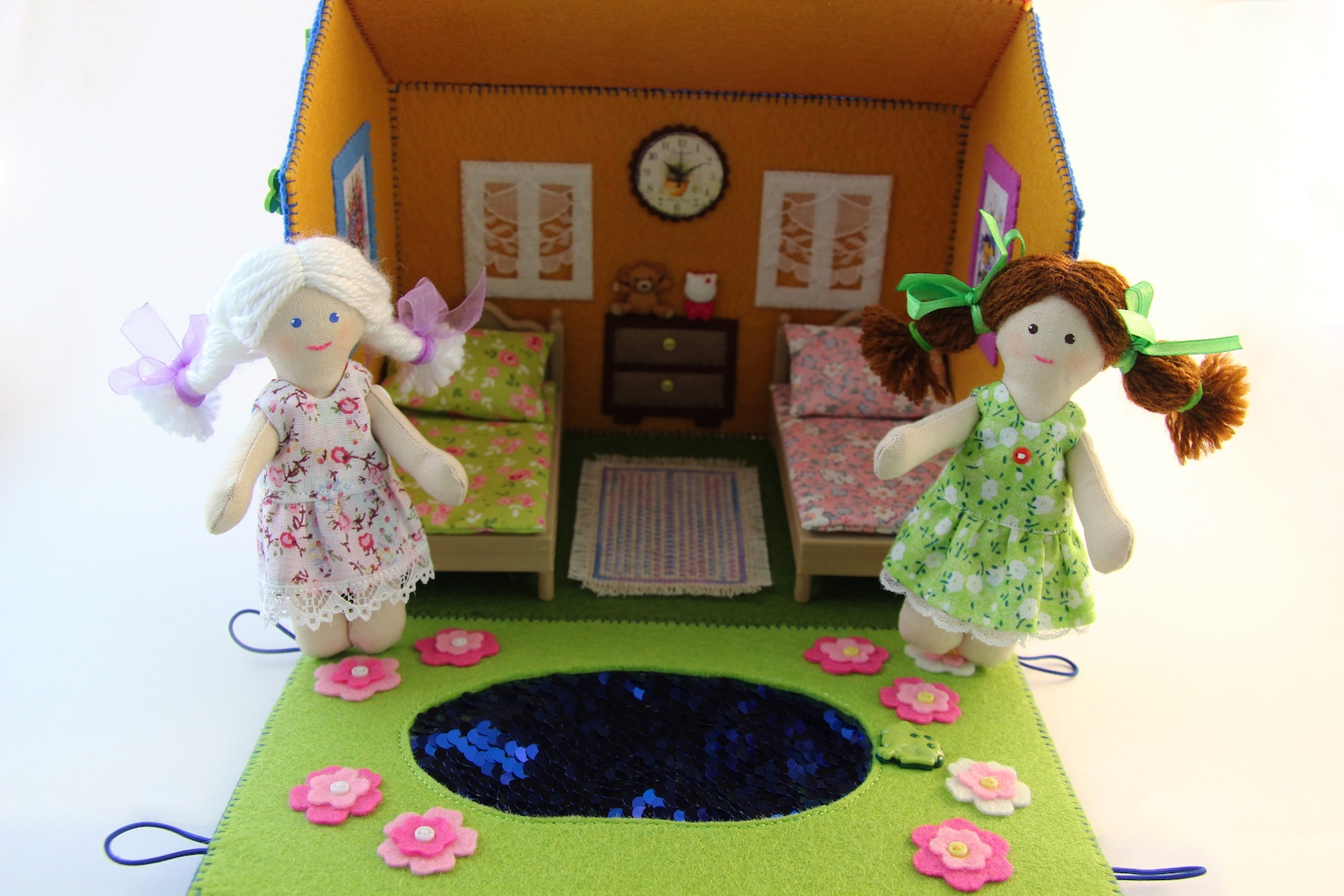 Felt Doll House, Portable Doll House, Travel Toy Doll House, Gift for