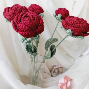 Crochet red Rose set 5pc , handmade rose, personalized gift for girl friend, home decoration, knitted Rose flower