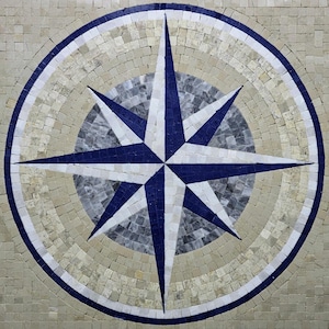 Médaillon mosaïque en marbre Compass : oeuvres d'art beiges et bleues, personnalisable