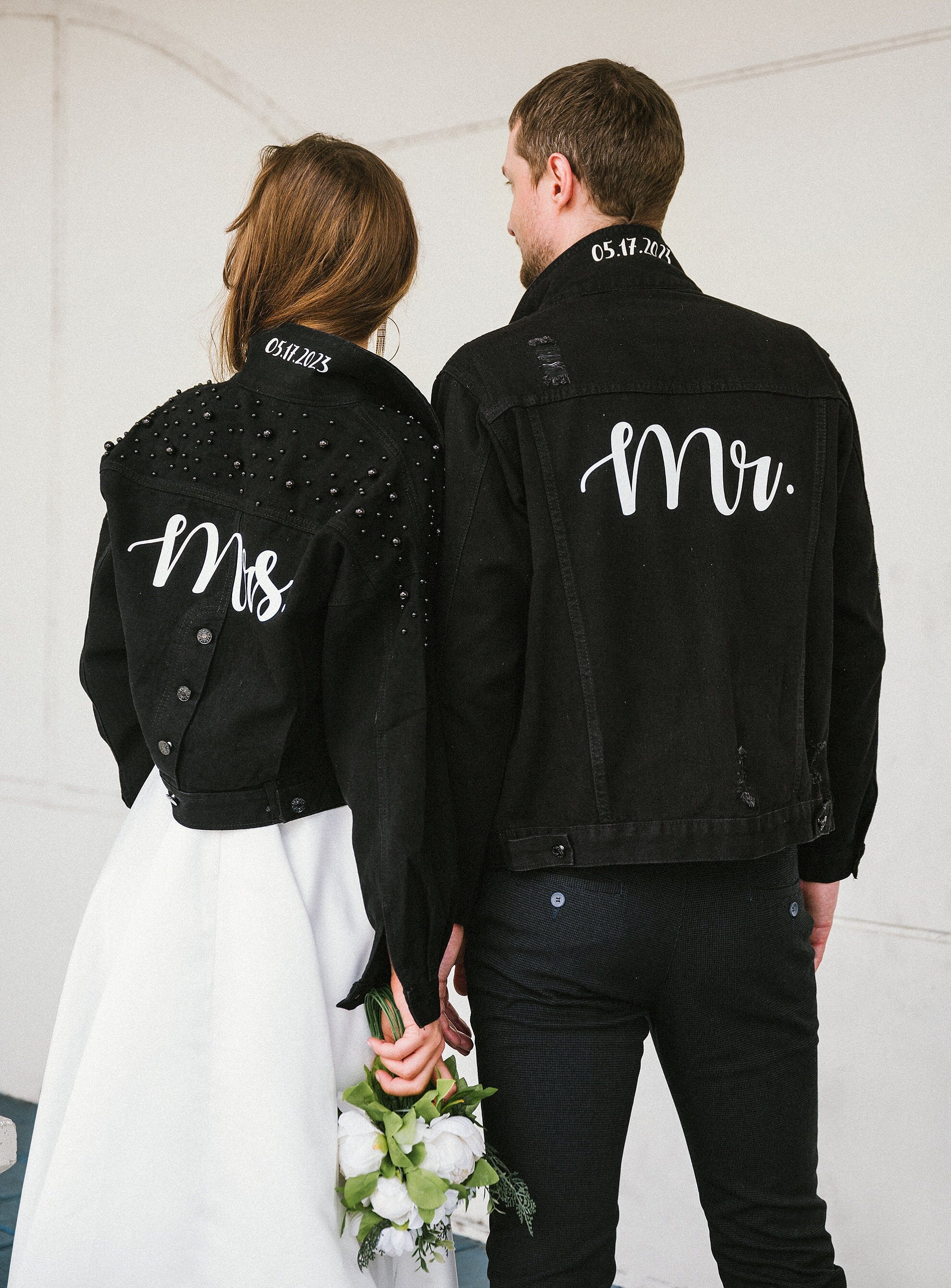 Wedding Mr and Mrs Denim Jackets, Jean Jackets for Bride and Groom, Men's and Women's Matching Jackets, Wedding Gift, Jean Couple2