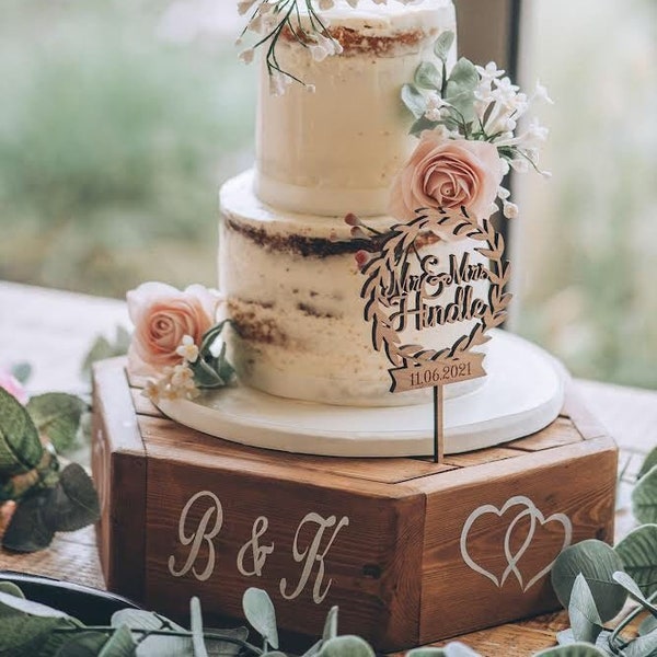 Soporte hexagonal de madera para tartas de boda: Exhibición personalizada en varios niveles