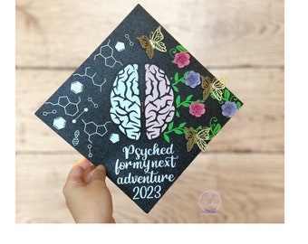 Afstudeerpet-topper psychologie Custom gepersonaliseerde psychologie Major afstudeerpet bloemen Psyched For The Next Adventure