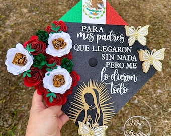 Aangepaste Mexicaanse afstudeerpet-topper Para Mis Padres-citaat bloemen zonnebloem