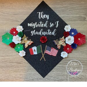 Graduation cap topper Mexican Floral Para mis padres