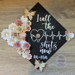 Personalisierte Krankenschwester Abschlusskappe Topper Kundenspezifische Abschlusskappe Blumen