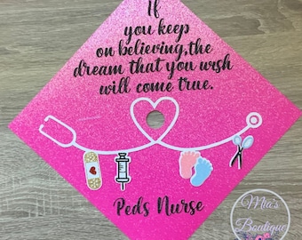 Personalisierte Krankenschwester Graduation Cap Topper: Handgemachtes Abschluss Dekor