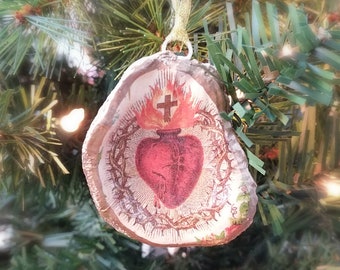Sacred Heart Oyster Christmas Ornament: Gilded Religious Gift