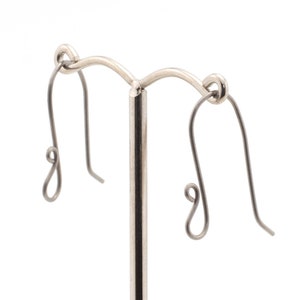 Hypoallergenic titanium shepherd hook ear wires