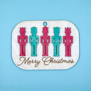 Ornamento de quebra-nozes SVG, arquivo SVG de quebra-nozes, arquivo de laser de enfeite de Natal, etiqueta de presente cortada a laser SVG