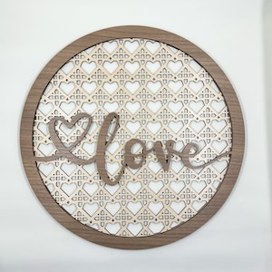 Arquivo SVG de sinal de amor em camadas de Ratan de coração, sinal de Ratan de dia dos namorados, cabide de porta de amor SVG, arquivos cortados a laser