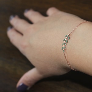 Green Leaf Silver Elegance Bracelet, Extendable Dainty Nature Bracelet