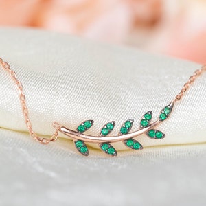 Green Plant Leaf Necklace, Cute Dainty Minimalist Statement Necklace, Green Nature Necklaces, Summer Jewelry