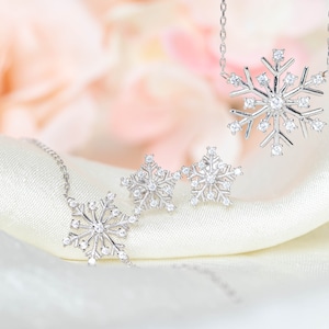 Christmas Jewelry Gift Set, Silver Snowflake Necklace, Snowflake Stud Earrings, Christmas Gift for Her