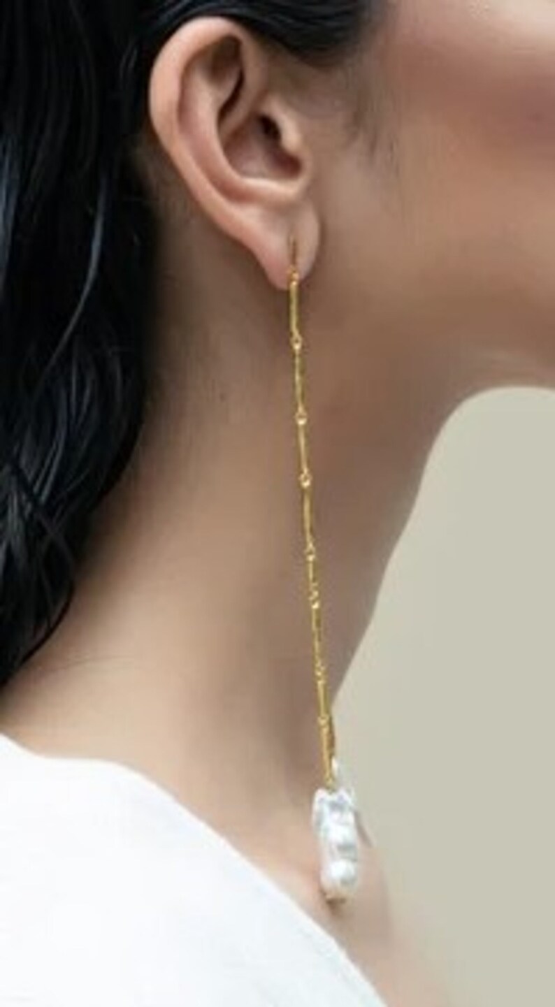 Hammered Baroque Pearl Dangle Earring, minimal wire Earring, Hammered Earring, Texture Earring, Women gift, Wedding white earring, Dainty image 2