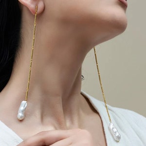 Hammered Baroque Pearl Dangle Earring, minimal wire Earring, Hammered Earring, Texture Earring, Women gift, Wedding white earring, Dainty image 4