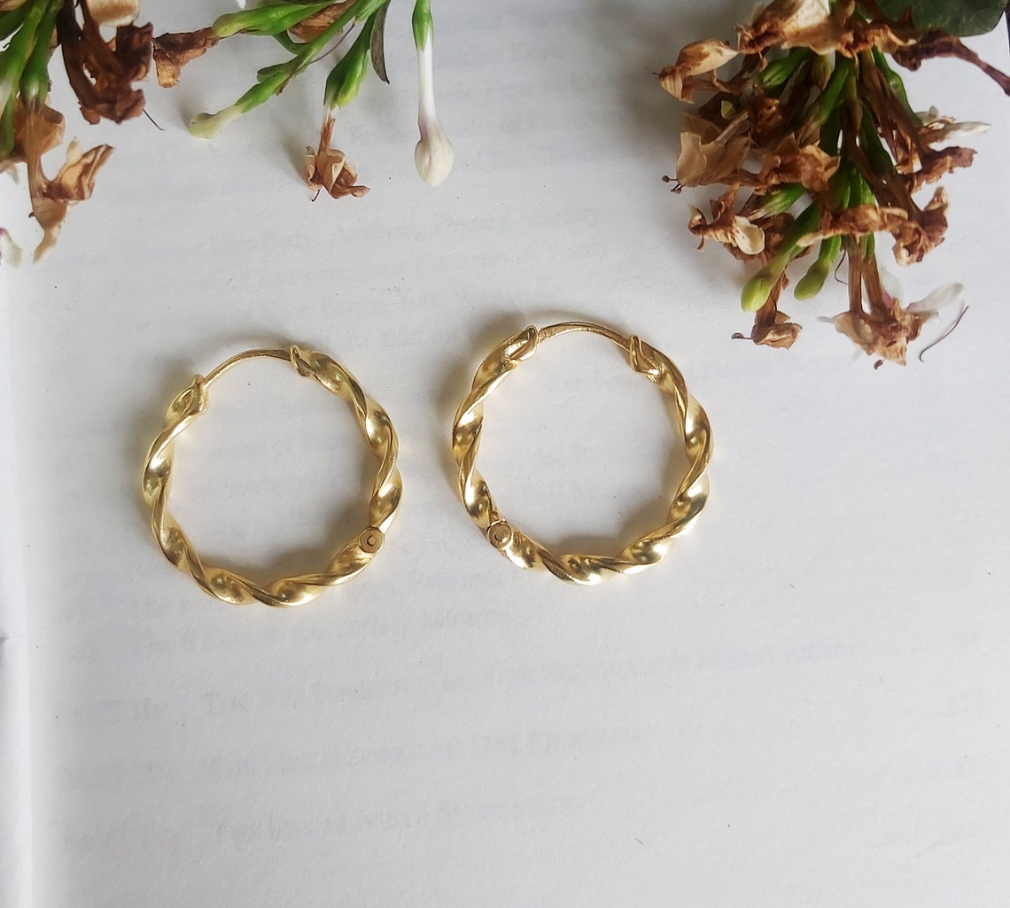Orecchini Creole Ovali Taglio Diamante 18Mm In Oro Giallo 9Ct